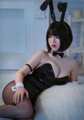 欧美偷拍裸体美女_4K免费观看最新